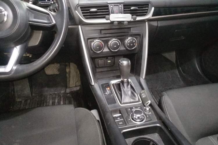 Used Mazda CX-4 2018 2.0L Automatic Two-Wheel Drive Blue Sky Dynamic Version China V Standard Gear Lever