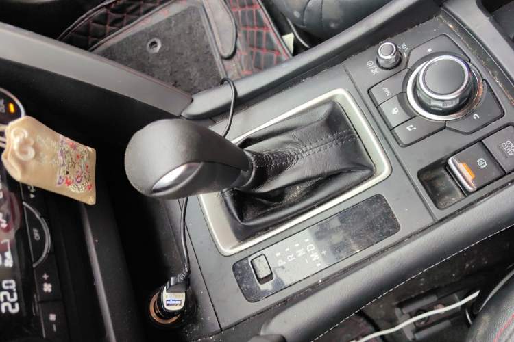 Used Mazda CX-4 2018 2.0L Automatic Two-Wheel Drive Blue Sky Luxury Edition Gear Lever