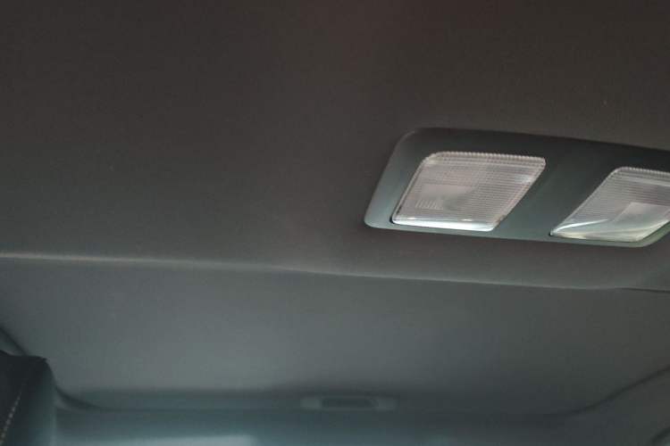 Used Mazda CX-4 2018 2.0L Automatic Two-Wheel Drive Blue Sky Dynamic Version China VI Standard Headliner