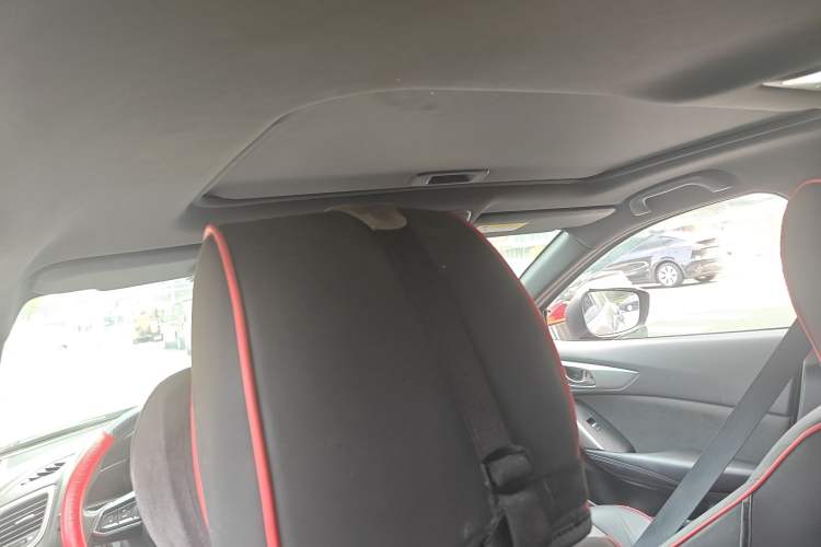 Used Mazda CX-4 2018 2.0L Automatic Two-Wheel Drive Blue Sky Dynamic Version China VI Standard Headliner