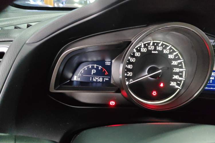 Used Mazda CX-4 2018 2.0L Automatic Two-Wheel Drive Blue Sky Dynamic Version China VI Standard Instrument Cluster