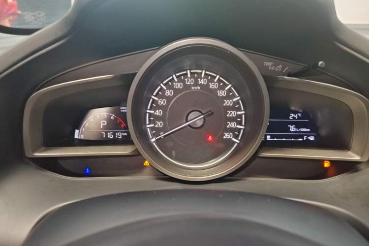 Used Mazda CX-4 2018 2.0L Automatic Two-Wheel Drive Blue Sky Dynamic Version China V Standard Instrument Cluster