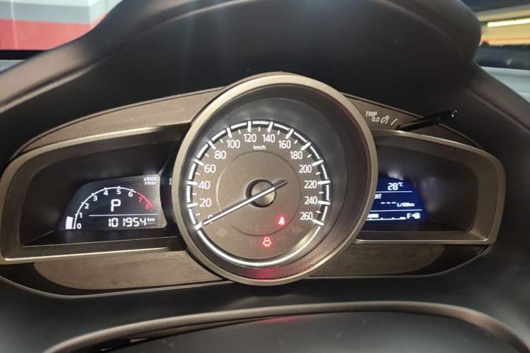 Used Mazda CX-4 2018 2.0L Automatic Two-Wheel Drive Blue Sky Dynamic Version China VI Standard Instrument Cluster