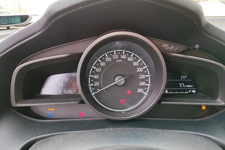 Used Mazda CX-4 2018 2.0L Automatic Two-Wheel Drive Blue Sky Luxury Edition Instrument Cluster