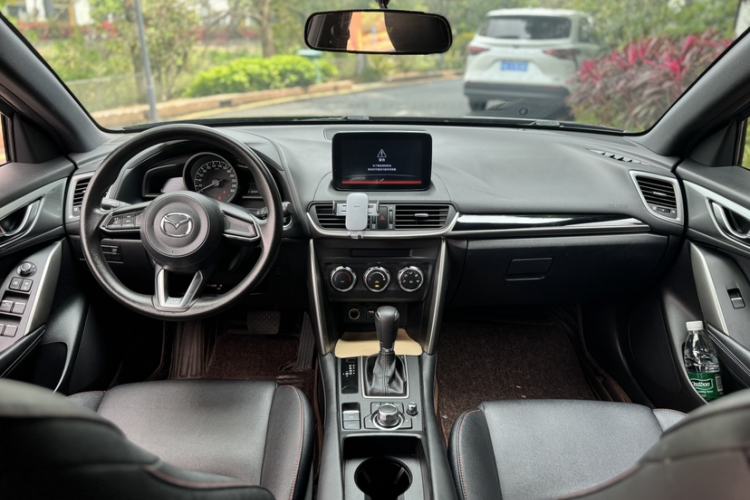 Used Mazda CX-4 2018 2.0L Automatic Two-Wheel Drive Blue Sky Dynamic Version China VI Standard Interior 1