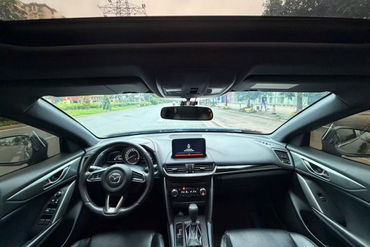 Used Mazda CX-4 2018 2.0L Automatic 2WD Blue Sky Exploration Edition China VI Standard Interior 2