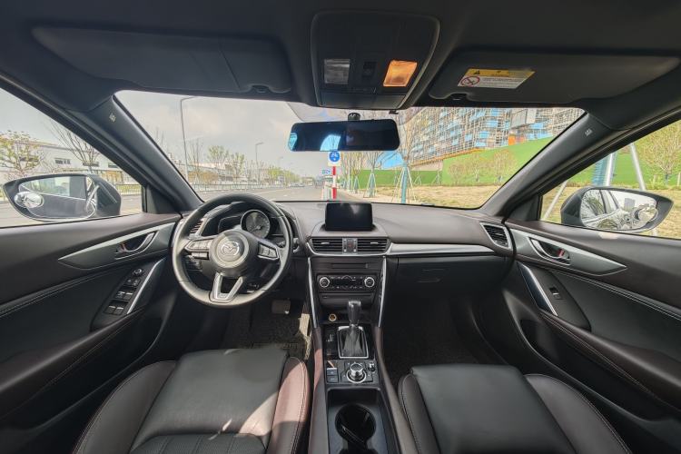 Used Mazda CX-4 2018 2.0L Automatic Two-Wheel Drive Blue Sky Luxury Edition Interior 4