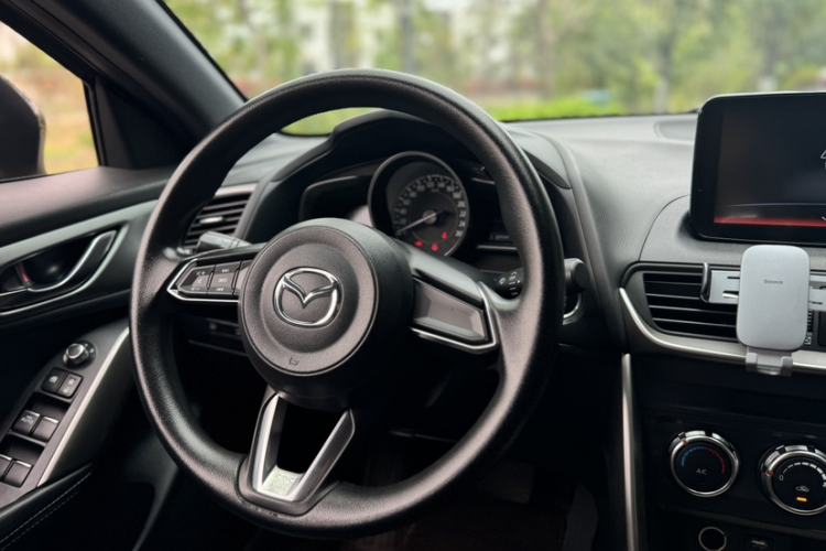 Used Mazda CX-4 2018 2.0L Automatic Two-Wheel Drive Blue Sky Dynamic Version China VI Standard Interior 6