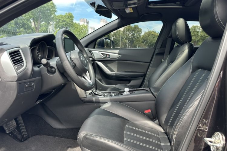 Used Mazda CX-4 2018 2.0L Automatic Two-Wheel Drive Blue Sky Dynamic Version China VI Standard Interior 6