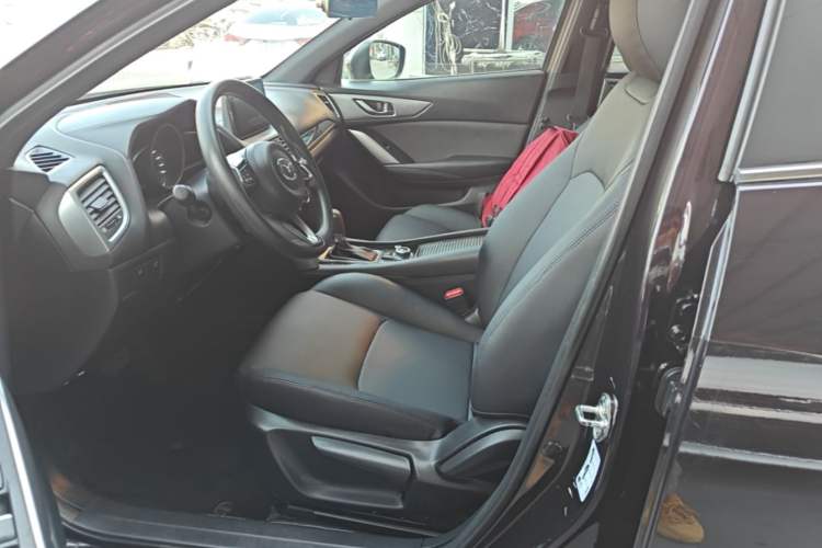 Used Mazda CX-4 2018 2.0L Automatic Two-Wheel Drive Blue Sky Dynamic Version China V Standard Left Front Seat