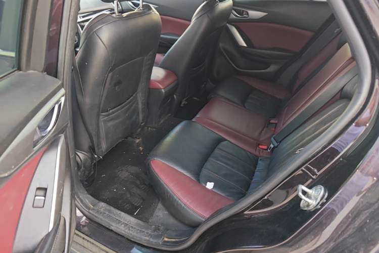 Used Mazda CX-4 2018 2.0L Automatic Two-Wheel Drive Blue Sky Dynamic Version China V Standard Left Rear Seat