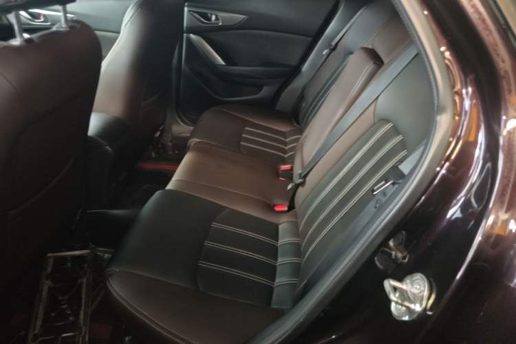 Used Mazda CX-4 2018 2.0L Automatic Two-Wheel Drive Blue Sky Dynamic Version China V Standard Left Rear Seat