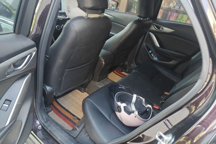 Used Mazda CX-4 2018 2.0L Automatic Two-Wheel Drive Blue Sky Dynamic Version China VI Standard Left Rear Seat