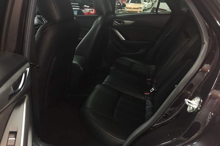 Used Mazda CX-4 2018 2.0L Automatic Two-Wheel Drive Blue Sky Dynamic Version China VI Standard Left Rear Seat