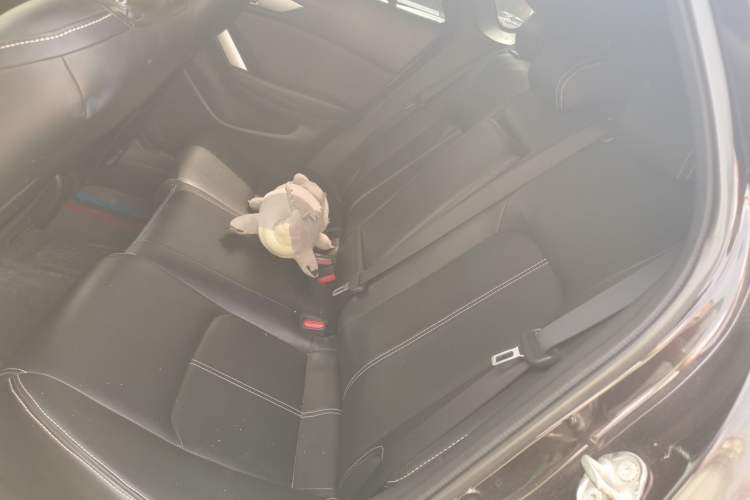 Used Mazda CX-4 2018 2.0L Automatic Two-Wheel Drive Blue Sky Dynamic Version China V Standard Left Rear Seat