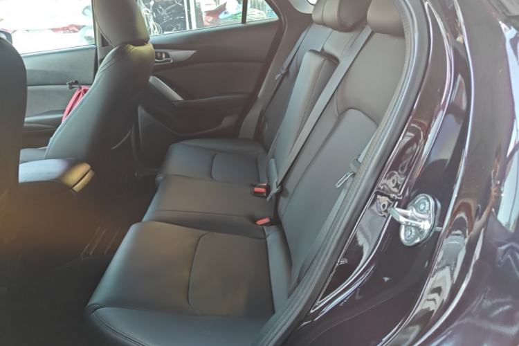 Used Mazda CX-4 2018 2.0L Automatic Two-Wheel Drive Blue Sky Dynamic Version China V Standard Left Rear Seat