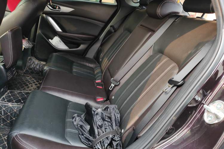Used Mazda CX-4 2018 2.0L Automatic Two-Wheel Drive Blue Sky Luxury Edition Left Rear Seat
