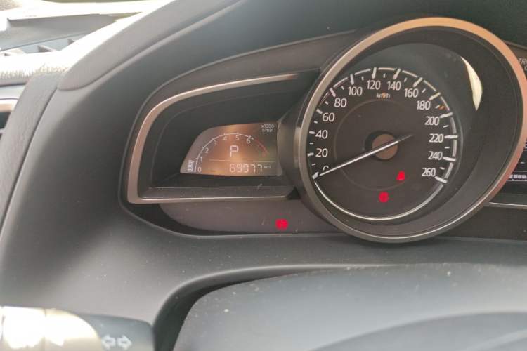 Used Mazda CX-4 2018 2.0L Automatic Two-Wheel Drive Blue Sky Exploration Version China V Standard Odometer Close Up
