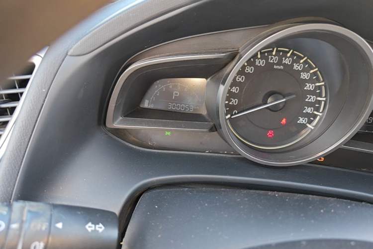 Used Mazda CX-4 2018 2.0L Automatic Two-Wheel Drive Blue Sky Dynamic Version China V Standard Odometer Close Up