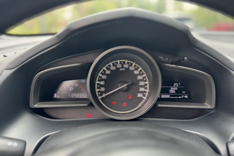 Used Mazda CX-4 2018 2.0L Automatic Two-Wheel Drive Blue Sky Dynamic Version China VI Standard Odometer Close Up
