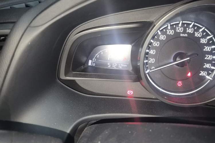 Used Mazda CX-4 2018 2.0L Automatic Two-Wheel Drive Blue Sky Dynamic Version China V Standard Odometer Close Up