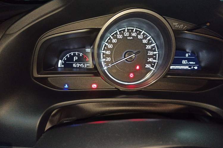 Used Mazda CX-4 2018 2.0L Automatic Two-Wheel Drive Blue Sky Dynamic Version China V Standard Odometer Close Up