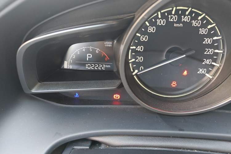Used Mazda CX-4 2018 2.0L Automatic Two-Wheel Drive Blue Sky Dynamic Version China VI Standard Odometer Close Up
