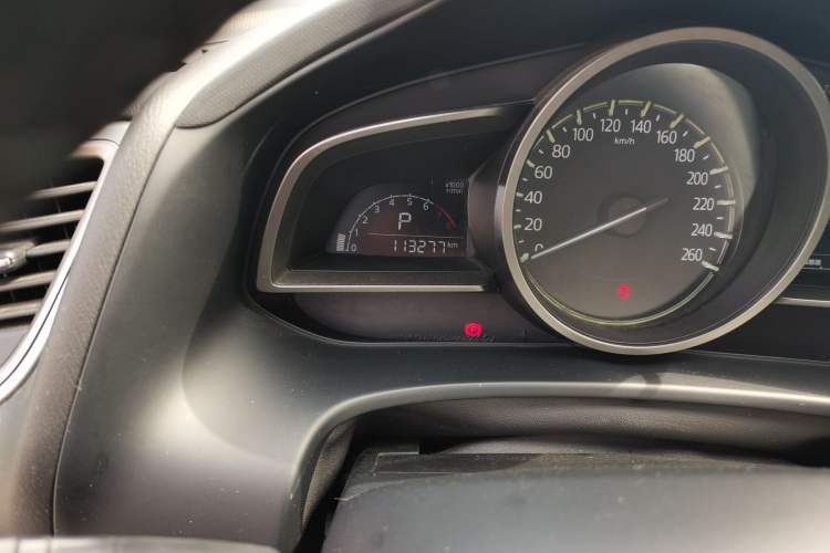 Used Mazda CX-4 2018 2.0L Automatic Two-Wheel Drive Blue Sky Dynamic Version China V Standard Odometer Close Up