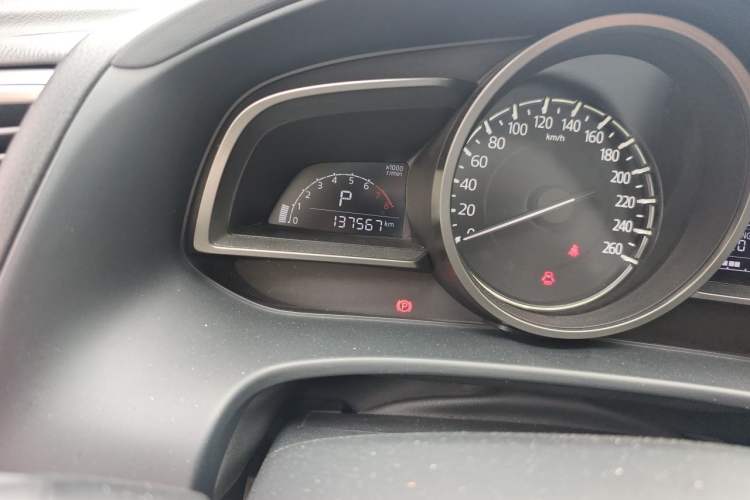 Used Mazda CX-4 2018 2.0L Automatic Two-Wheel Drive Blue Sky Exploration Version China V Standard Odometer Close Up