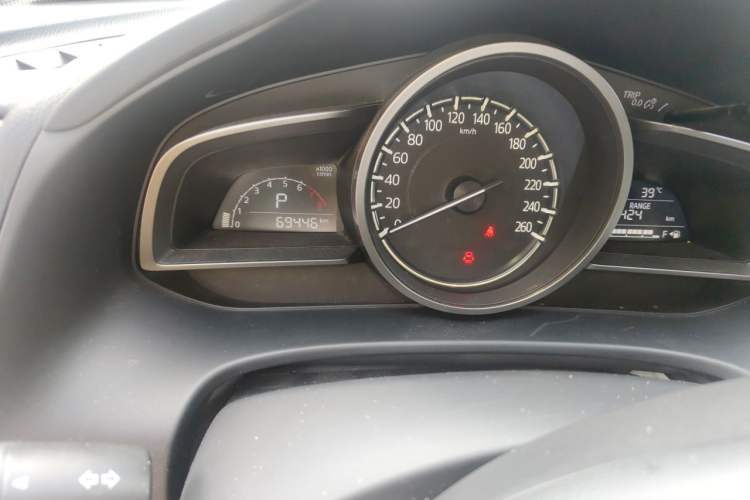 Used Mazda CX-4 2018 2.0L Automatic Two-Wheel Drive Blue Sky Dynamic Version China VI Standard Odometer Close Up