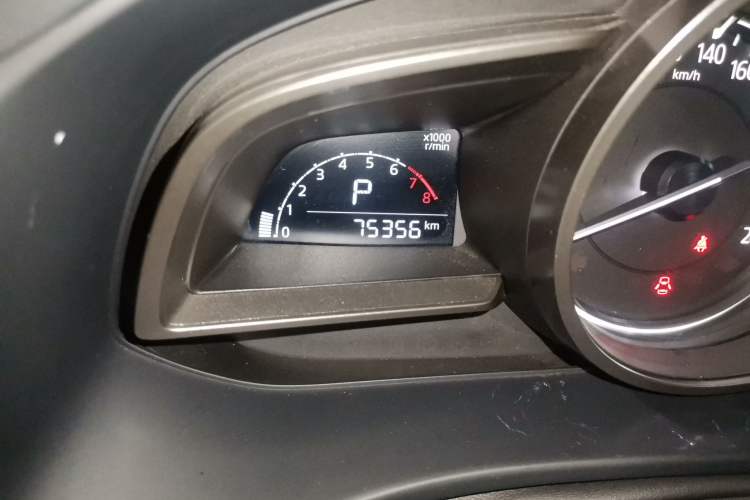 Used Mazda CX-4 2018 2.0L Automatic Two-Wheel Drive Blue Sky Dynamic Version China V Standard Odometer Close Up