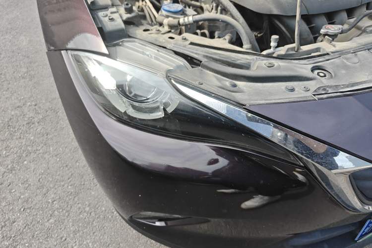 Used Mazda CX-4 2018 2.0L Automatic Two-Wheel Drive Blue Sky Dynamic Version China VI Standard Right Front Headlight
