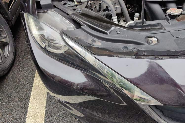 Used Mazda CX-4 2018 2.0L Automatic Two-Wheel Drive Blue Sky Luxury Edition Right Front Headlight