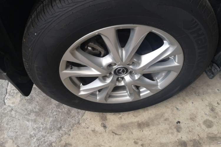 Used Mazda CX-4 2018 2.0L Automatic Two-Wheel Drive Blue Sky Luxury Edition Right Rear Wheel Hub