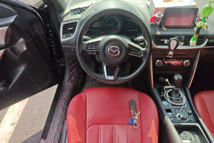 Used Mazda CX-4 2018 2.0L Automatic Two-Wheel Drive Blue Sky Exploration Version China V Standard Steering Wheel