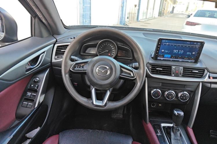 Used Mazda CX-4 2018 2.0L Automatic Two-Wheel Drive Blue Sky Dynamic Version China V Standard Steering Wheel