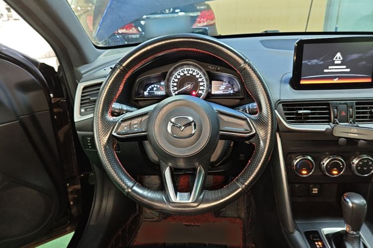 Used Mazda CX-4 2018 2.0L Automatic Two-Wheel Drive Blue Sky Dynamic Version China V Standard Steering Wheel