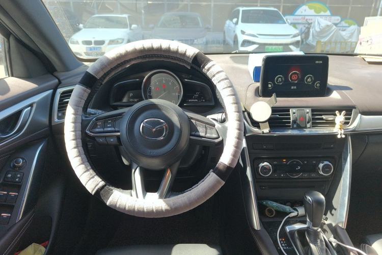 Used Mazda CX-4 2018 2.0L Automatic Two-Wheel Drive Blue Sky Leading Edition China V Standard Steering Wheel