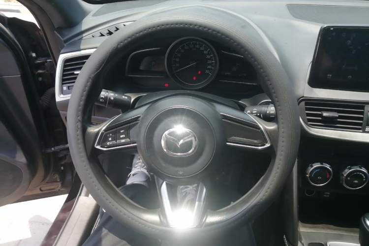 Used Mazda CX-4 2018 2.0L Automatic Two-Wheel Drive Blue Sky Dynamic Version China V Standard Steering Wheel
