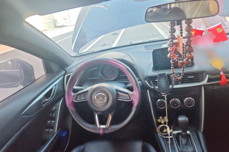 Used Mazda CX-4 2018 2.0L Automatic Two-Wheel Drive Blue Sky Dynamic Version China VI Standard Steering Wheel
