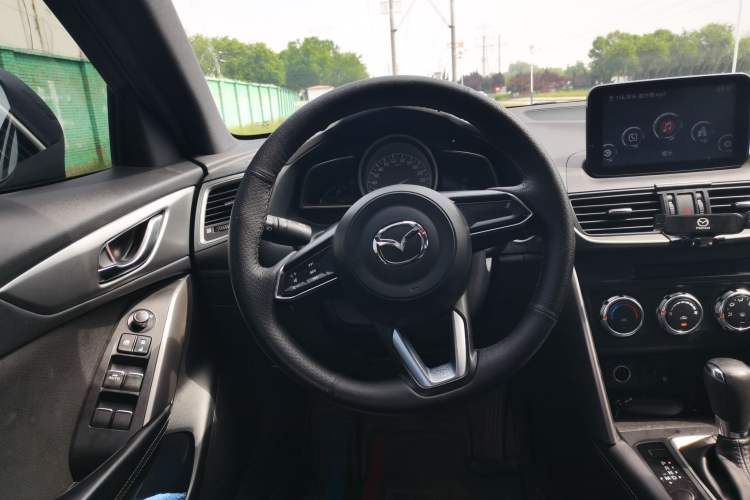 Used Mazda CX-4 2018 2.0L Automatic Two-Wheel Drive Blue Sky Dynamic Version China V Standard Steering Wheel