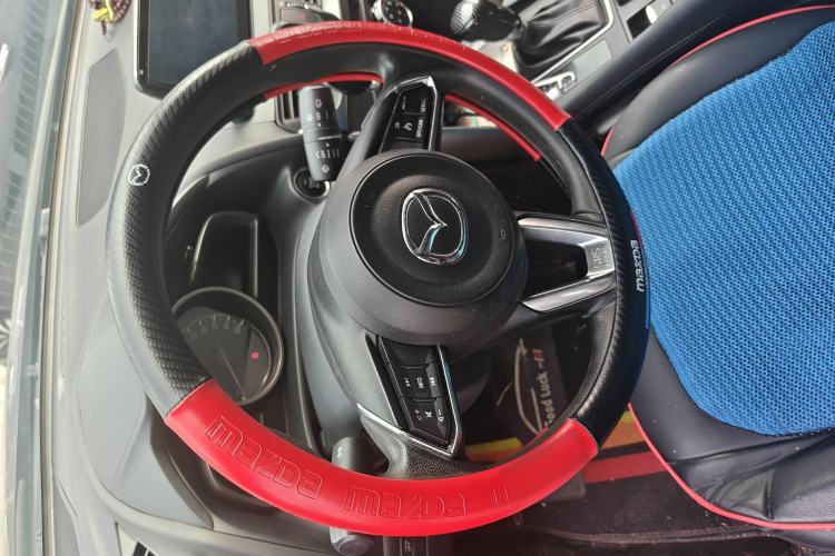 Used Mazda CX-4 2018 2.0L Automatic Two-Wheel Drive Blue Sky Dynamic Version China VI Standard Steering Wheel