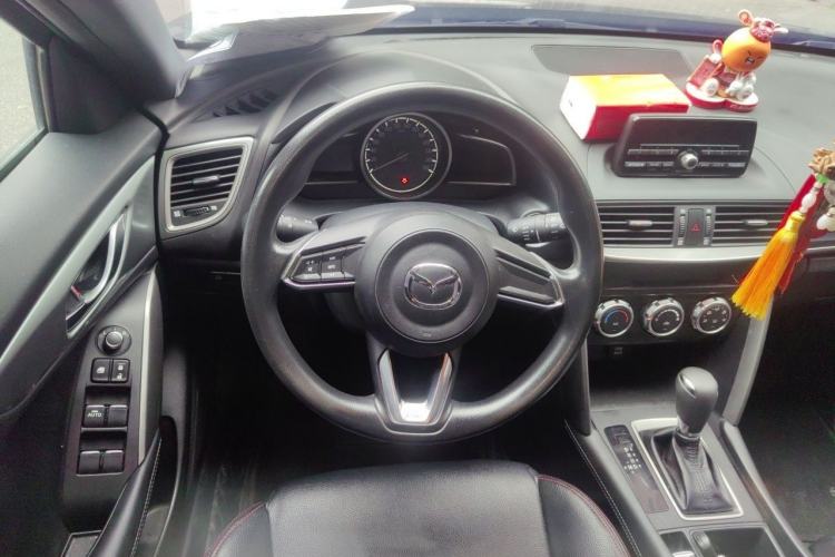 Used Mazda CX-4 2018 2.0L Automatic Two-Wheel Drive Blue Sky Dynamic Version China V Standard Steering Wheel