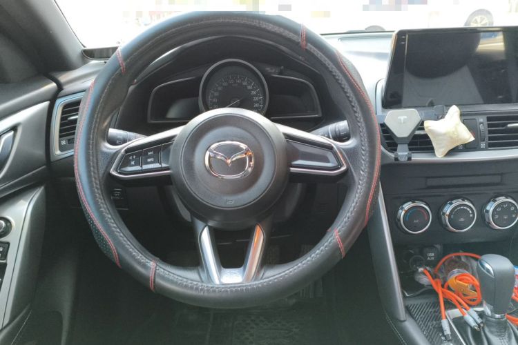 Used Mazda CX-4 2018 2.0L Automatic Two-Wheel Drive Blue Sky Dynamic Version China V Standard Steering Wheel