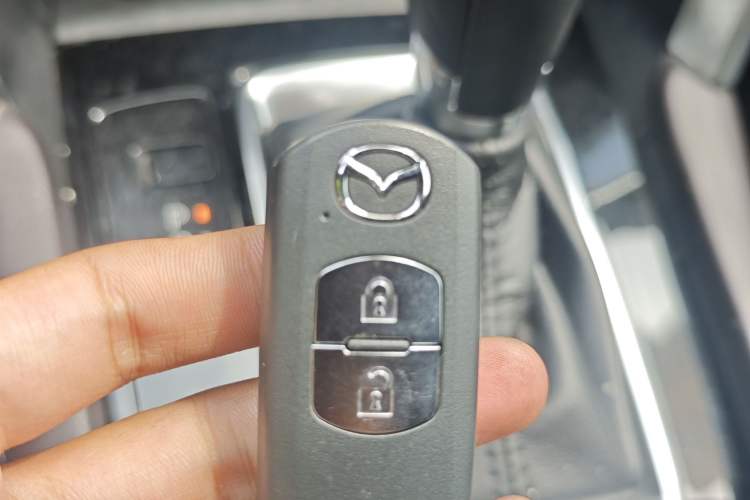 Used Mazda CX-4 2018 2.0L Automatic Two-Wheel Drive Blue Sky Leading Edition China V Standard Vehicle Key