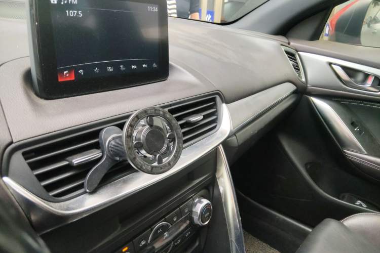 Used Mazda CX-4 2018 2.0L Automatic Two-Wheel Drive Blue Sky Premium Upgrade Version China V Standard Audio And AC Panel