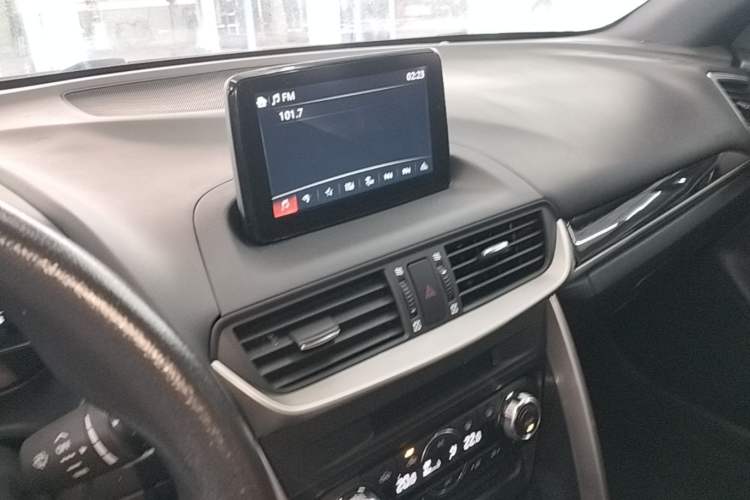 Used Mazda CX-4 2018 2.0L Automatic Two-Wheel Drive Blue Sky Exploration Version China V Standard Audio And AC Panel