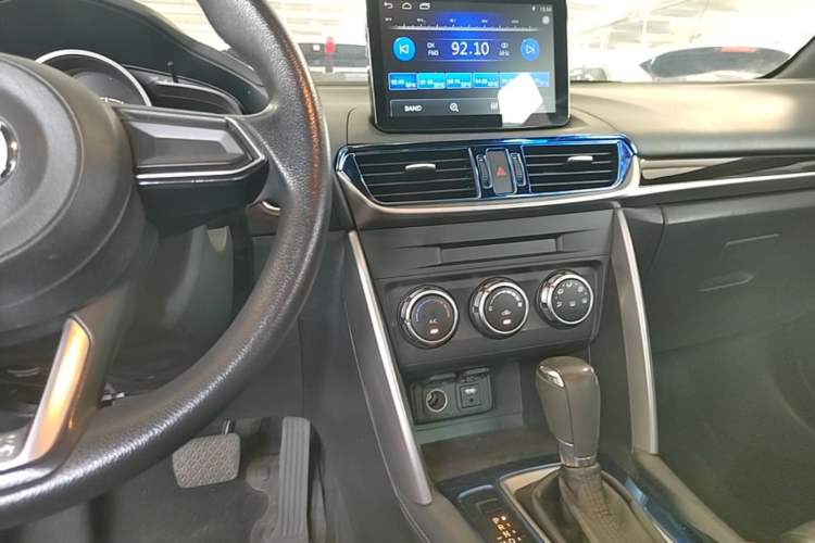 Used Mazda CX-4 2018 2.0L Automatic Two-Wheel Drive Blue Sky Dynamic Version China V Standard Audio And AC Panel