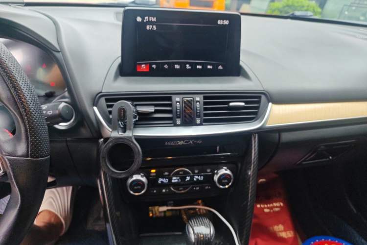Used Mazda CX-4 2018 2.0L Automatic Two-Wheel Drive Blue Sky Dynamic Version China V Standard Audio And AC Panel