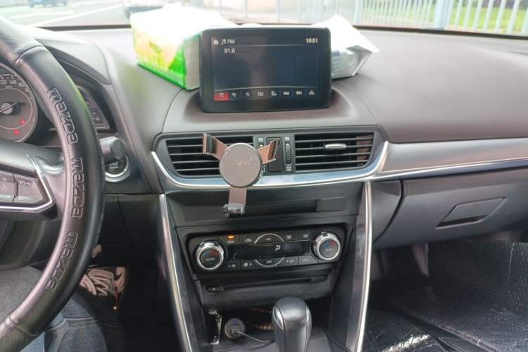 Used Mazda CX-4 2018 2.0L Automatic Two-Wheel Drive Blue Sky Premium Upgrade Version China VI Standard Audio And AC Panel
